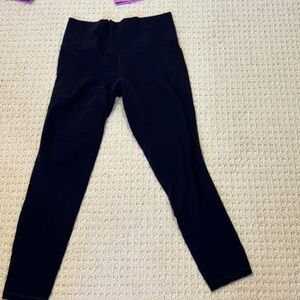Athleta Salutation leggings 7/8. Size Large Tall